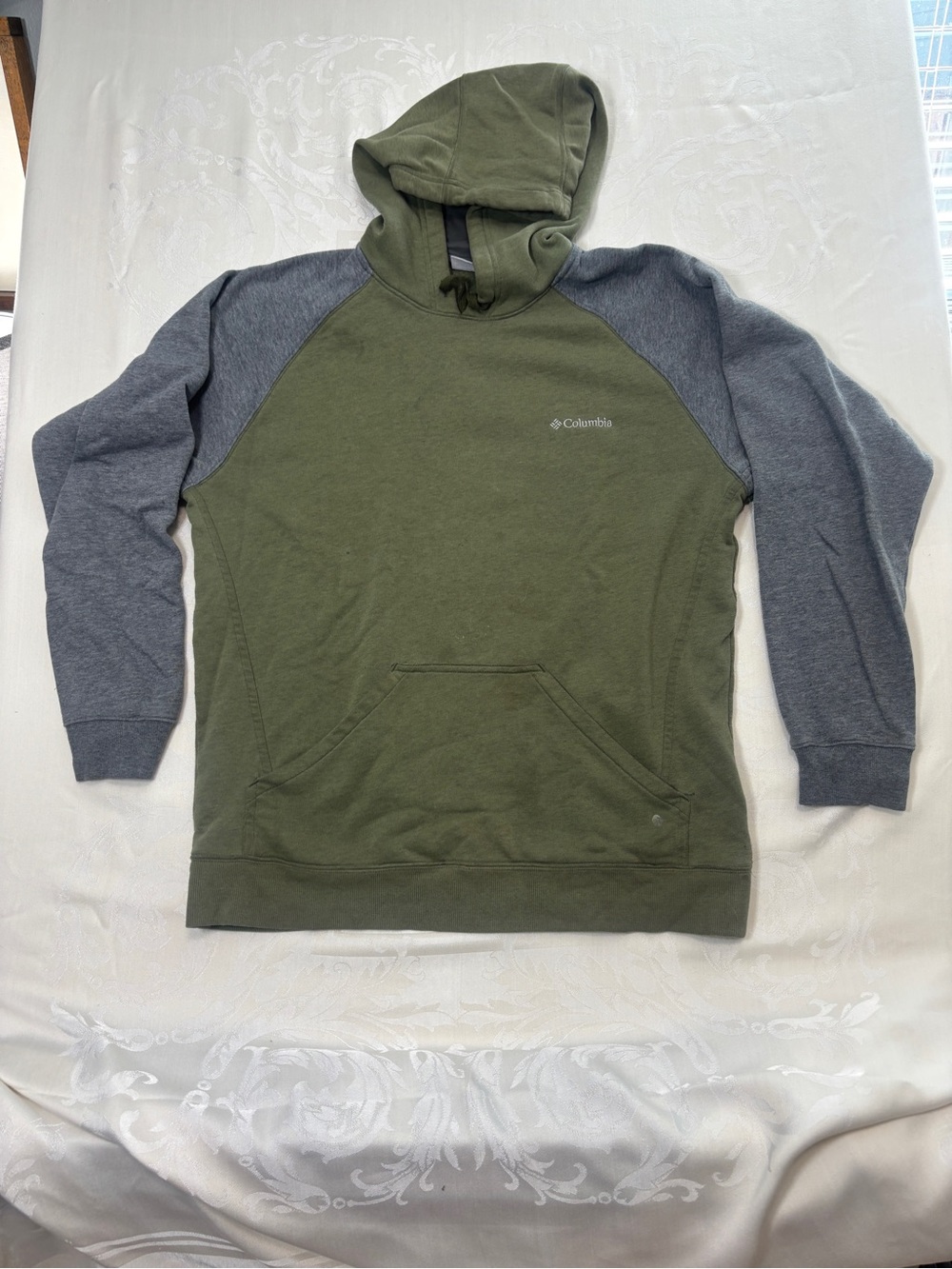 Columbia Olive Green Hooded Pullover with Gray Sleeves